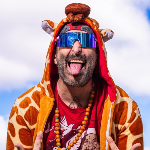 Official Robby Roadsteamer supporter merch preview